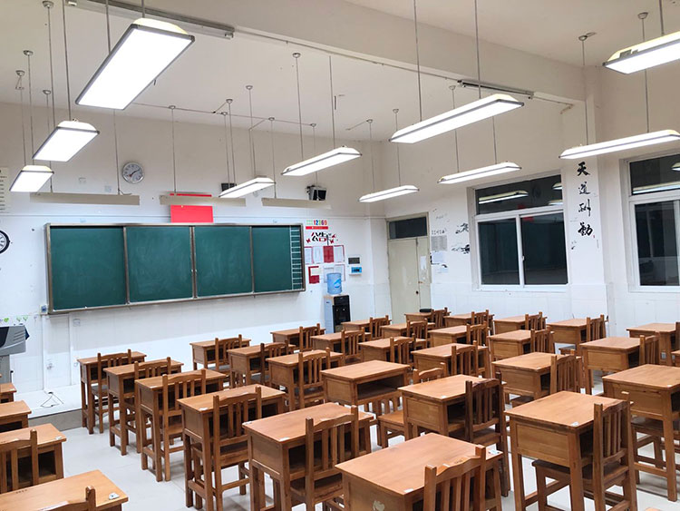 LED教室燈黑板燈護(hù)眼燈有用嗎家里可以安裝護(hù)眼燈嗎